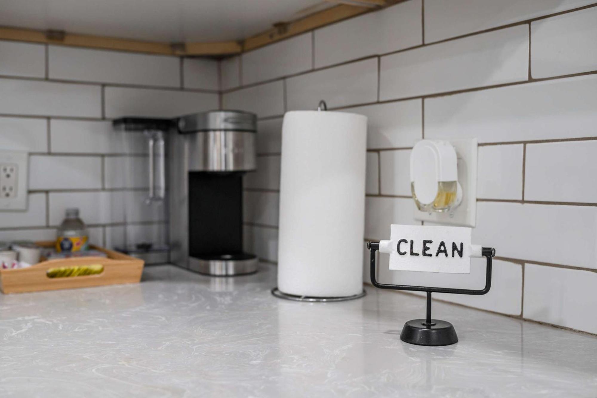 New Renovated 2B2B Apt Self Checkin Free Parking 1 패서디나 외부 사진