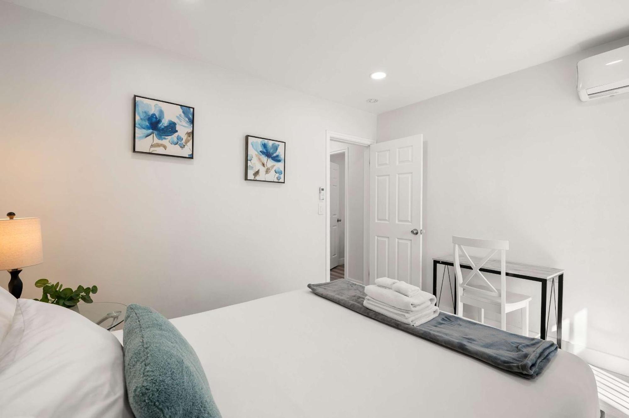 New Renovated 2B2B Apt Self Checkin Free Parking 1 패서디나 외부 사진
