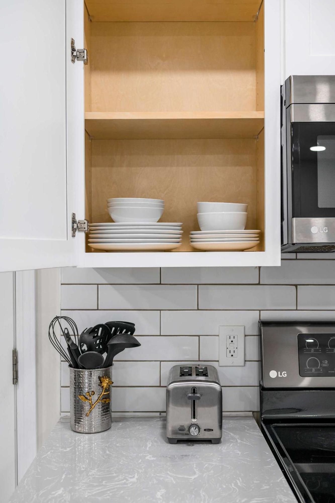 New Renovated 2B2B Apt Self Checkin Free Parking 1 패서디나 외부 사진